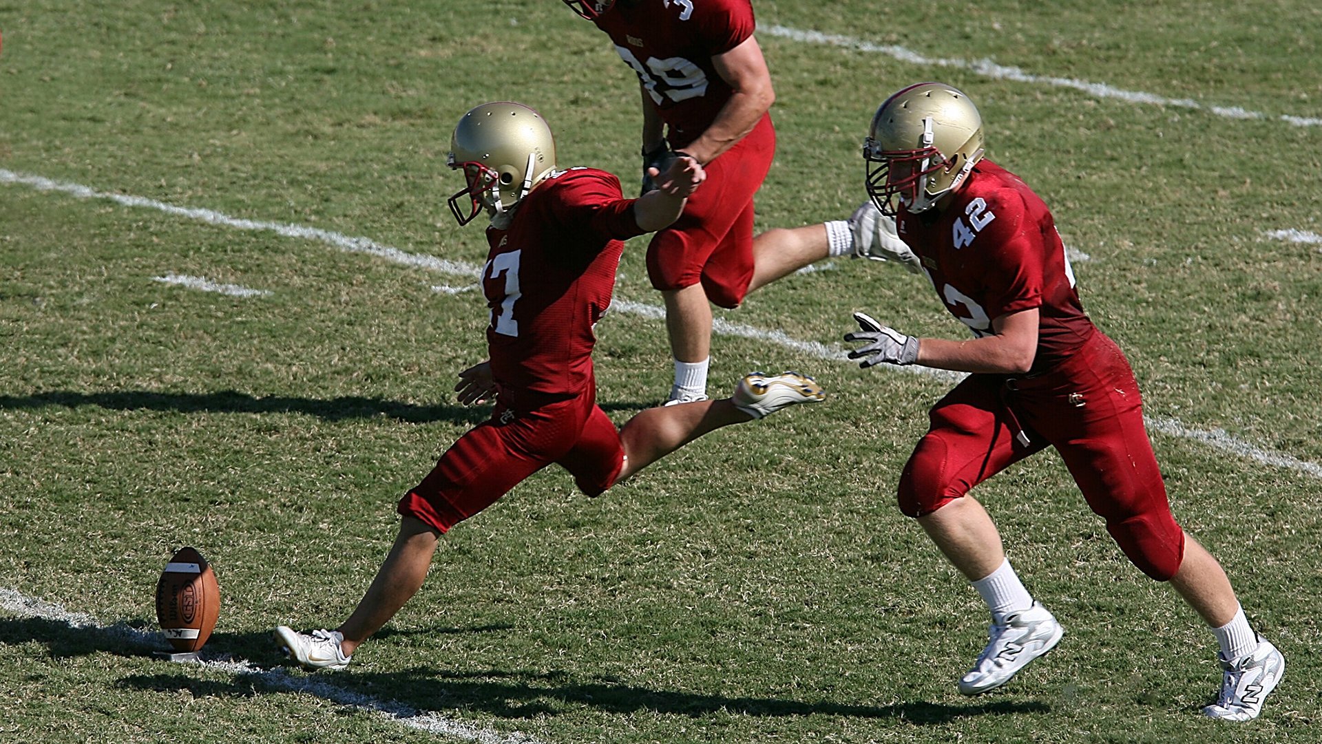 国足对战中东球队战术方案分析，中东踢足球